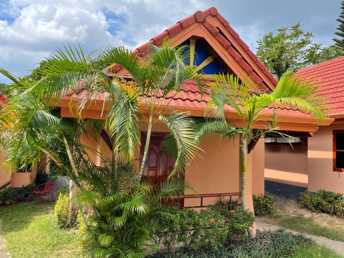 The Pace Phuket Boutique Resort Rawai エクステリア 写真