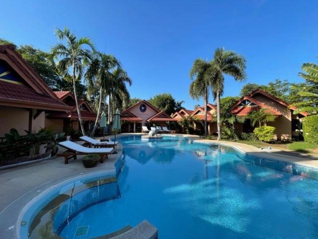 The Pace Phuket Boutique Resort Rawai エクステリア 写真
